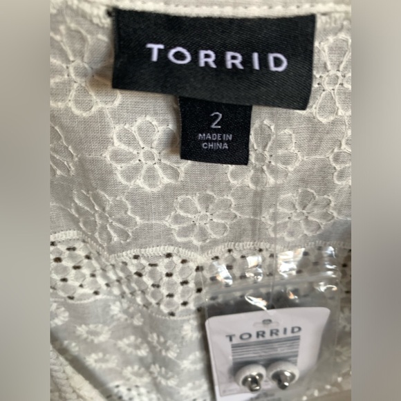 NWT TORRID Slub Crochet Detail Tie-Front White Plus Size Woman’s Top Shirt 2X - Picture 11 of 12